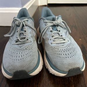 Women’s Hoka Arahi 5 sneakers size 8